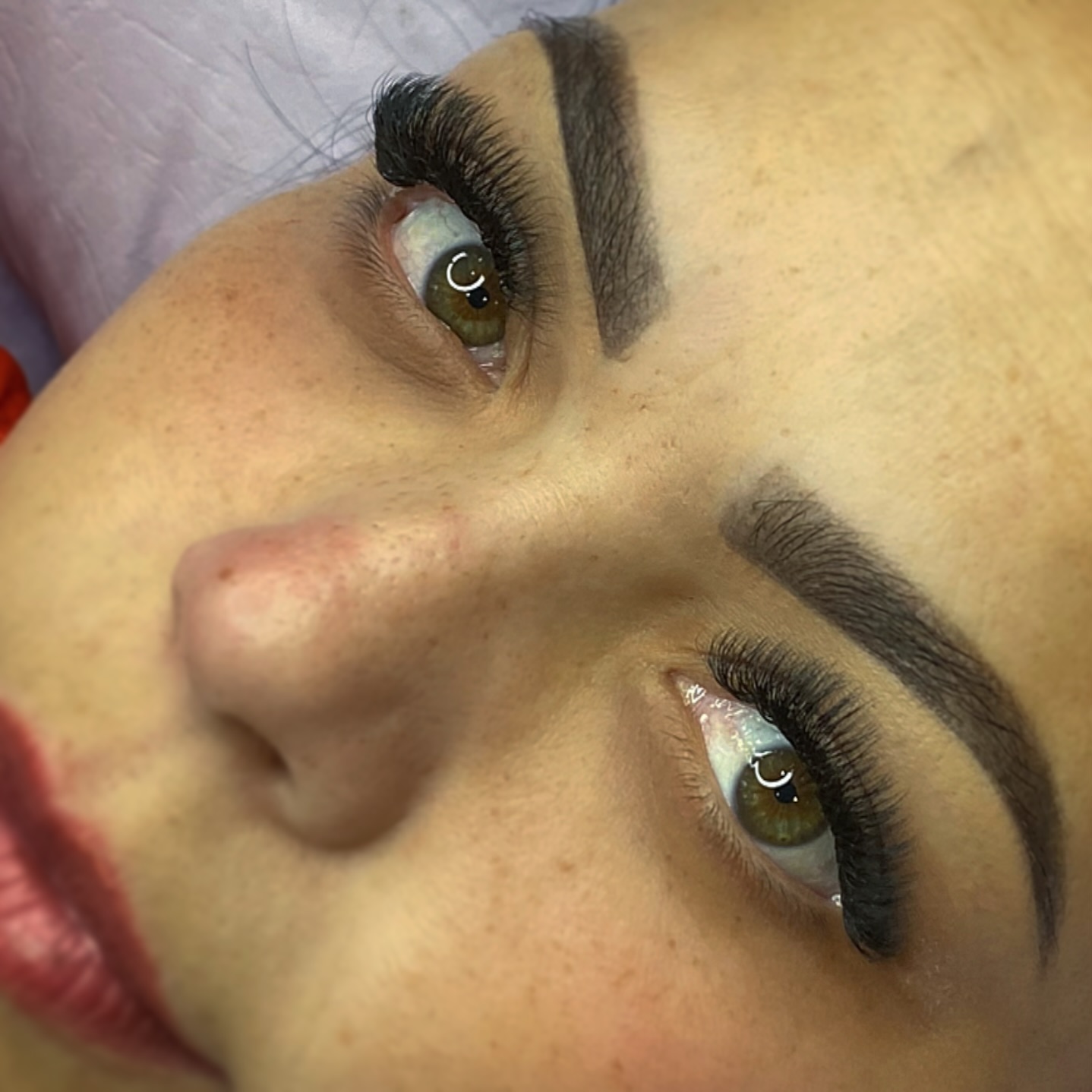 Lash lifting